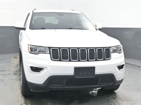 Used 2017 Jeep Grand Cherokee Laredo w/ Quick Order Package 2BE image 2