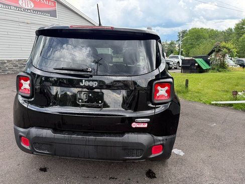 Used 2015 Jeep Renegade Latitude FWD image 4