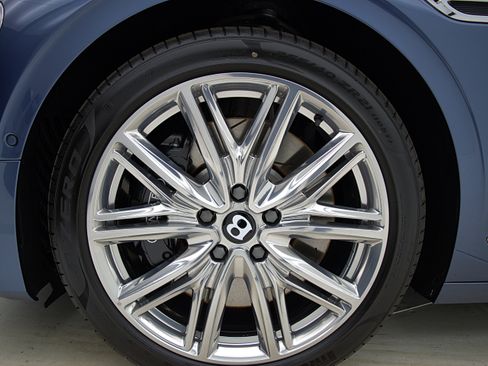Certified 2022 Bentley Flying Spur Plug-In Hybrid AWD/4WD image 52