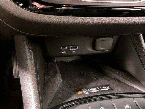 Used 2025 Buick Envista Sport Touring w/ Convenience I Package FWD image 15