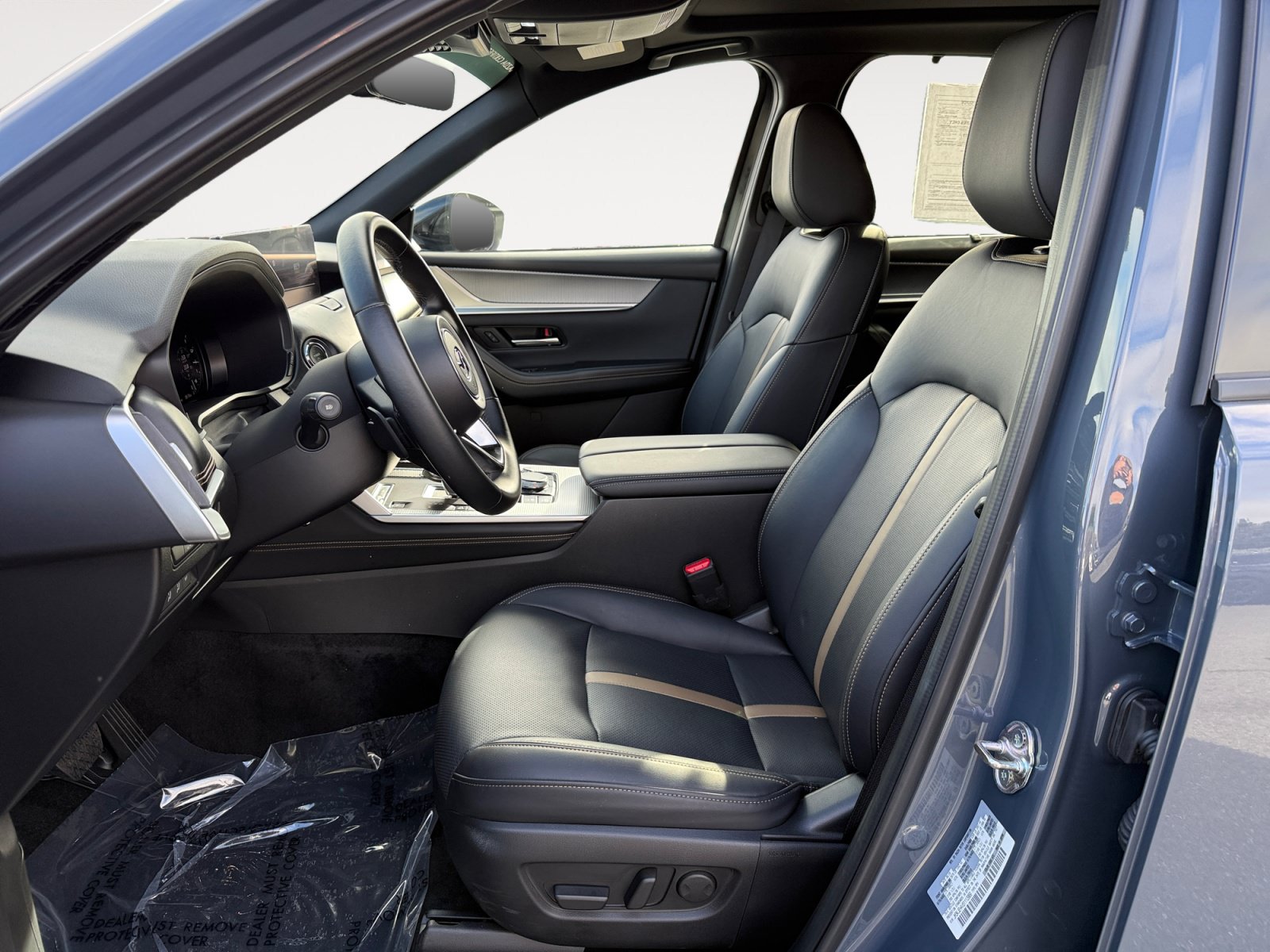 Certified 2025 MAZDA CX-70 Plug-In Hybrid w/ Premium Plus AWD/4WD image 10