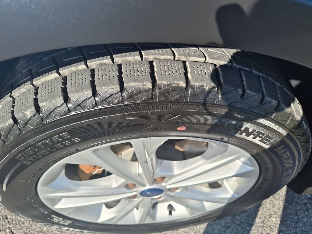 Used 2017 Ford Escape SE FWD image 9