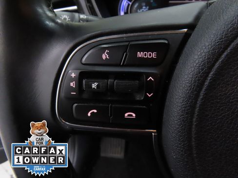 Used 2022 Kia Niro LXS image 11