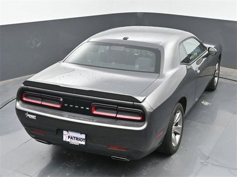 Used 2022 Dodge Challenger SXT image 27