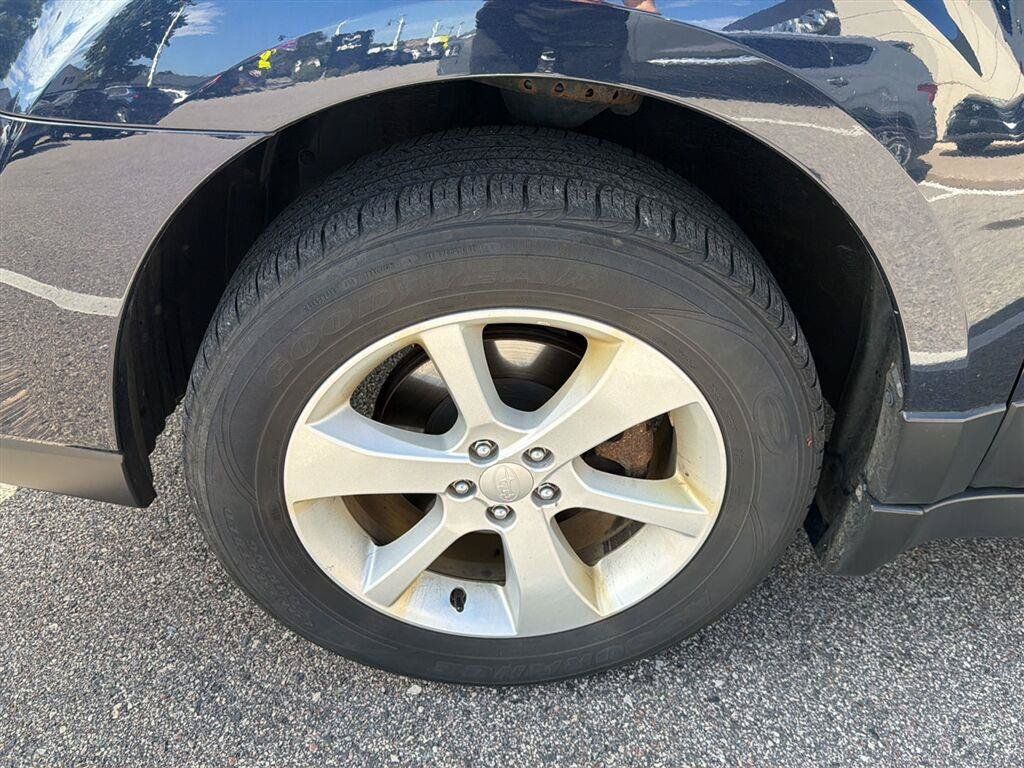 Used 2014 Subaru Outback 2.5i Premium AWD/4WD image 3