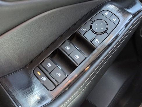 Used 2025 Nissan Rogue SV image 29