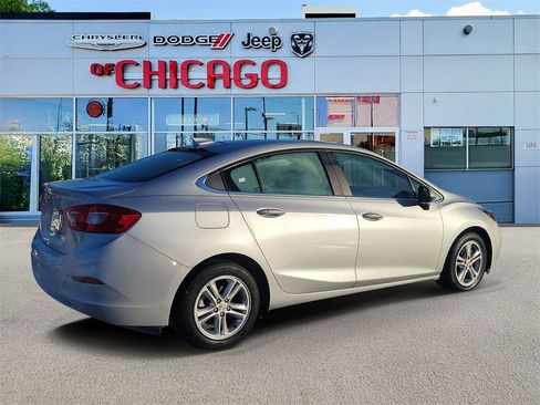 Used 2016 Chevrolet Cruze LT w/ Sun And Sound Package image 2