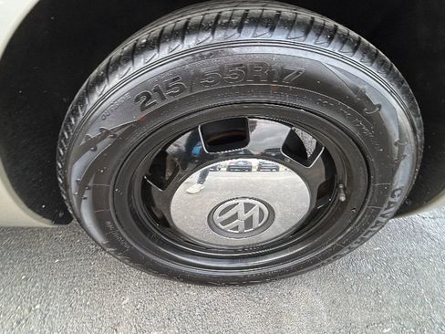 Used 2013 Volkswagen Beetle 2.5 image 44