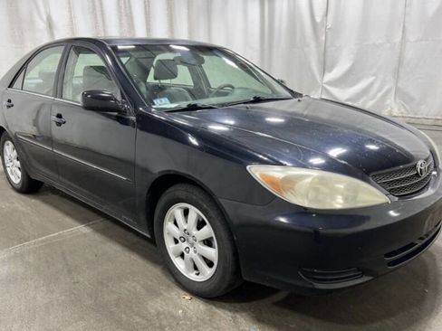 Used 2002 Toyota Camry XLE image 3