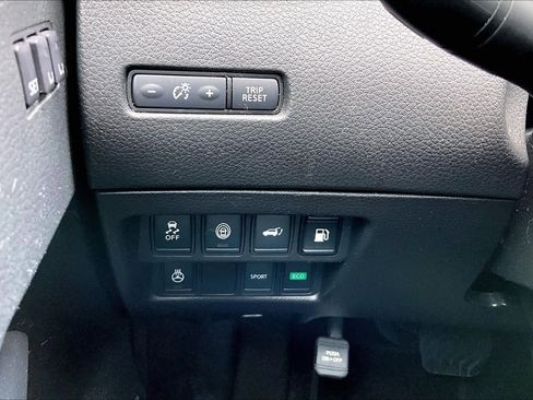Used 2018 Nissan Rogue SL image 34