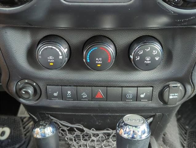Used 2012 Jeep Wrangler Unlimited Sahara AWD/4WD image 12