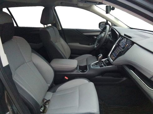 Used 2025 Subaru Outback Limited image 15