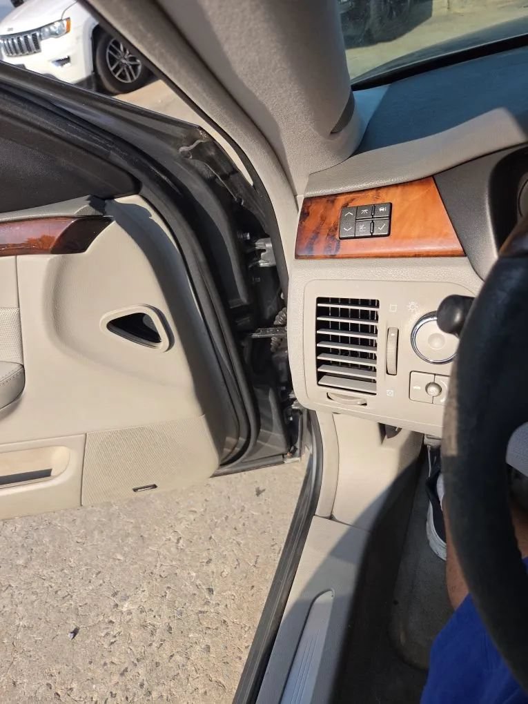 Used 2007 Cadillac DTS Performance FWD image 28