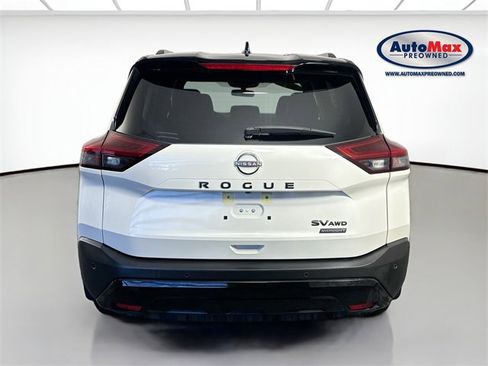 Used 2023 Nissan Rogue SV w/ SV Premium B Package image 9