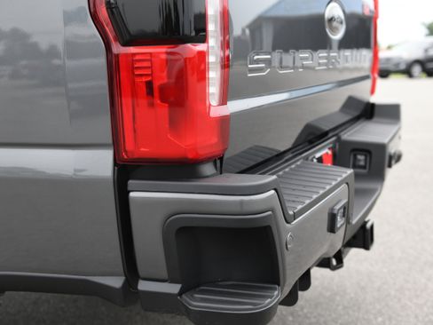 New 2026 Ford F250 Lariat w/ Black Appearance Package AWD/4WD image 12