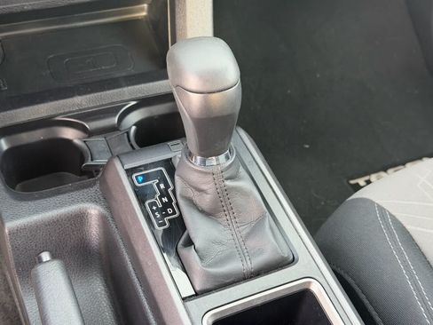 Used 2023 Toyota Tacoma TRD Off-Road AWD/4WD image 18