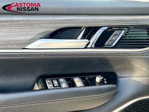 Used 2024 Jeep Wagoneer Series II w/ Flexible Seating Group image 23