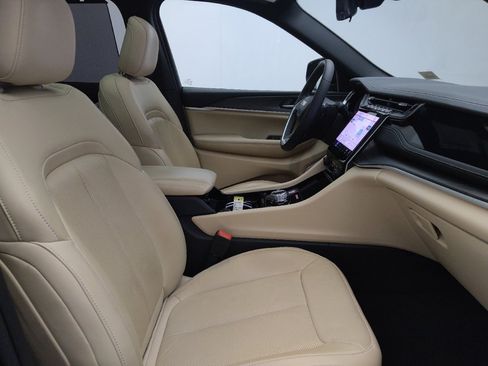 Used 2022 Jeep Grand Cherokee Limited 4xe w/ Luxury Tech Group II image 21