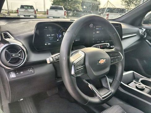Used 2026 Chevrolet Equinox LT FWD image 10