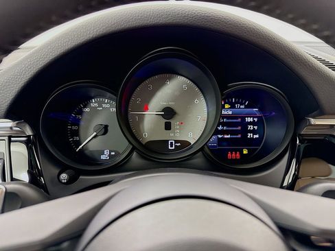 New 2026 Porsche Macan S image 17