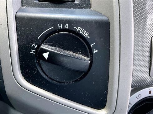 Used 2010 Toyota Tacoma 4x4 Access Cab image 33