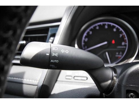 Used 2023 Toyota Camry SE FWD image 17