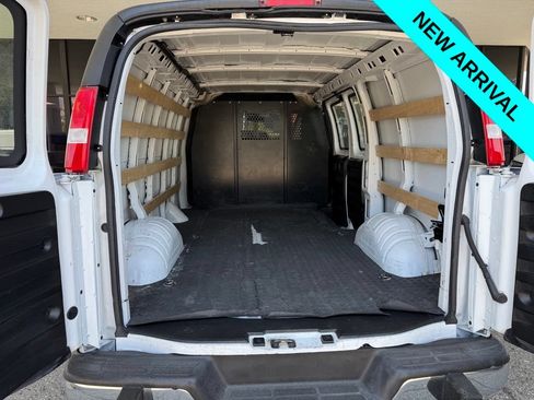 Used 2024 GMC Savana 2500 w/ Driver Convenience Package RWD image 7