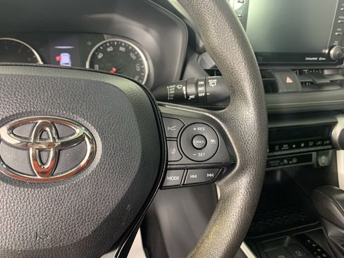 Used 2021 Toyota RAV4 XLE w/ Convenience Package image 20