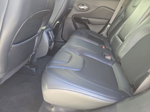 Used 2021 Jeep Cherokee Altitude image 31