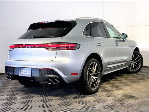Certified 2023 Porsche Macan image 7