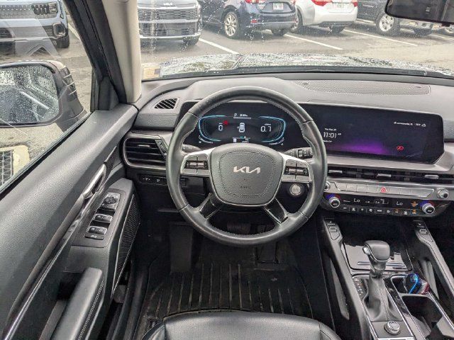 Used 2025 Kia Telluride S FWD image 17