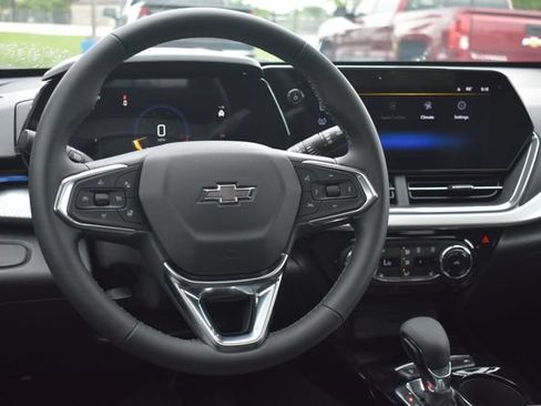 New 2026 Chevrolet Trax LT w/ Sunroof Package FWD image 19