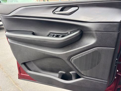 Used 2025 Jeep Grand Cherokee L Altitude image 16