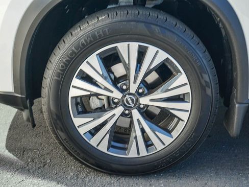 Used 2022 Nissan Rogue SV w/ SV Premium Package image 9