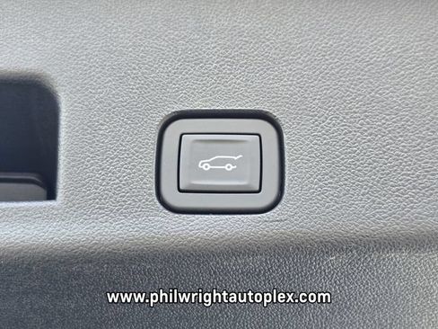 New 2026 Chevrolet Traverse RS w/ LPO, Floor Liner Package FWD image 21