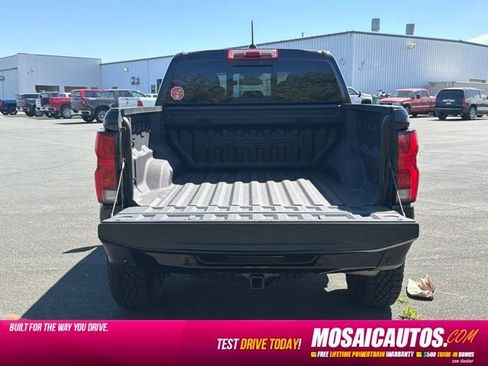 Used 2024 Chevrolet Colorado ZR2 w/ Technology Package AWD/4WD image 7