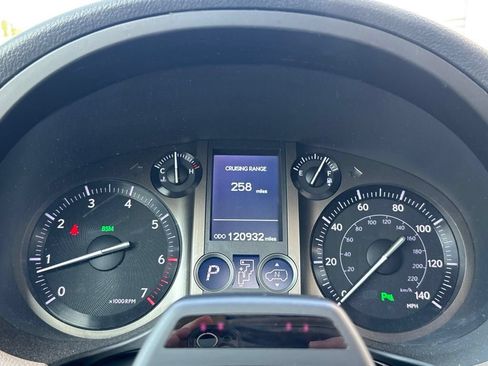 Used 2017 Lexus GX 460 Luxury AWD/4WD image 23