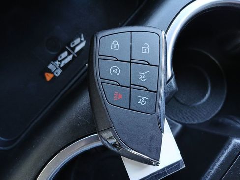 Used 2024 Chevrolet Suburban Z71 w/ Luxury Package image 17