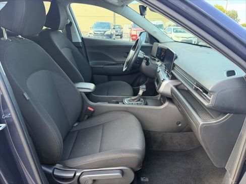 Used 2025 Hyundai Kona SEL image 9