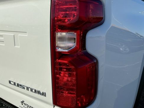 Used 2024 Chevrolet Silverado 2500 Custom w/ Custom Value Package image 15