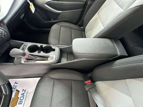 New 2026 Chevrolet Trax RS w/ Sunroof Package FWD image 31