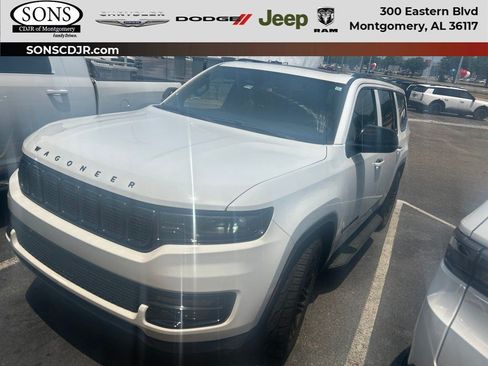 Used 2023 Jeep Wagoneer Series II RWD image 1