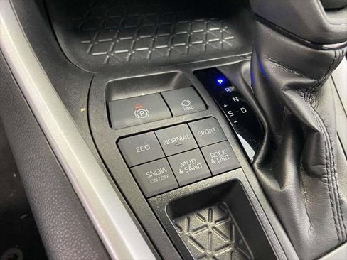 Certified 2024 Toyota RAV4 LE AWD/4WD image 21