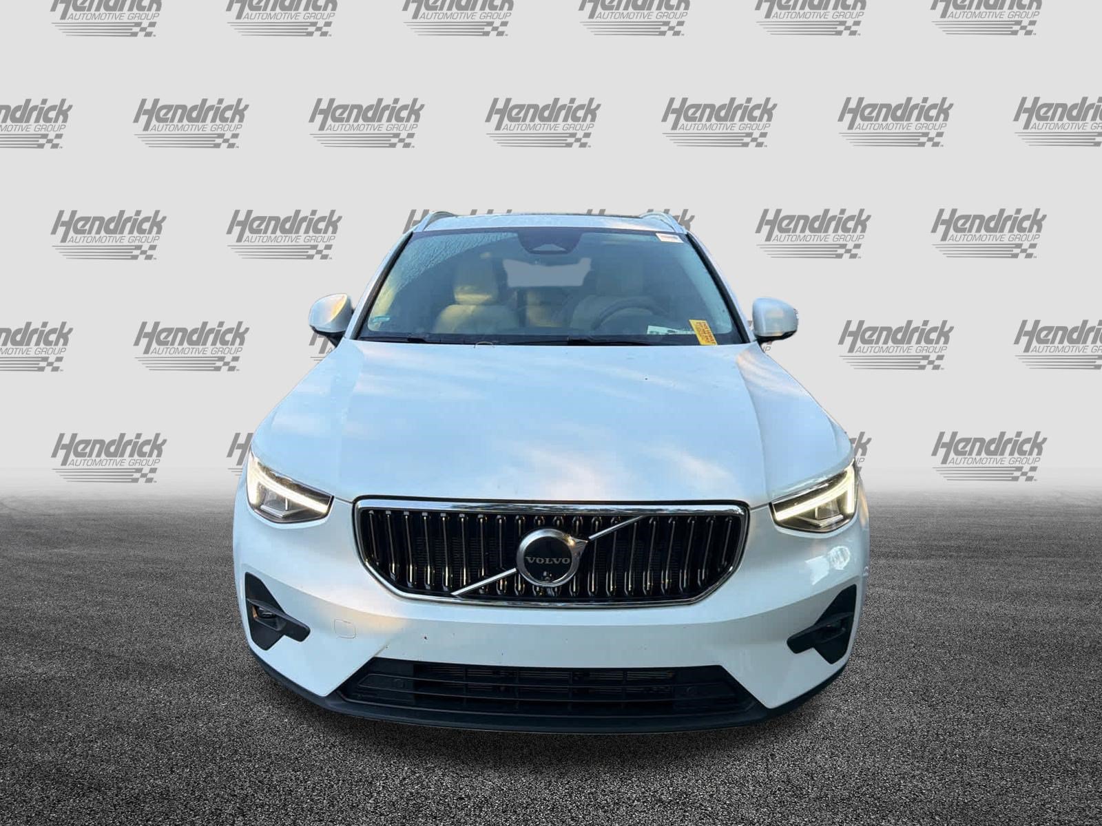 Used 2024 Volvo XC40 B5 Plus w/ Protection Package Premier AWD/4WD image 5