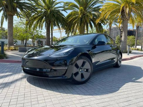 Used 2023 Tesla Model 3 Standard Range RWD image 2