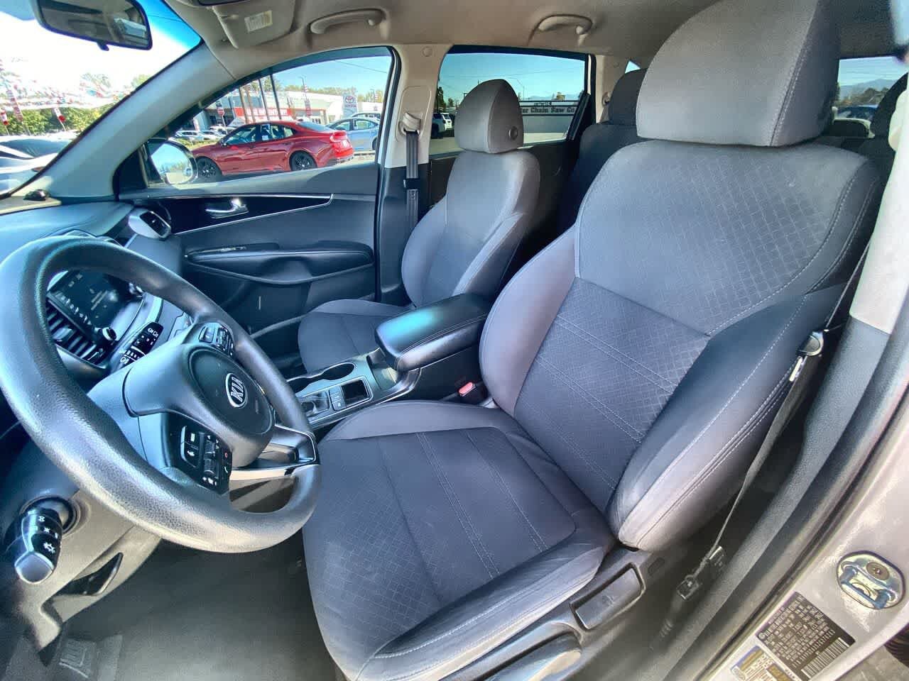 Used 2018 Kia Sorento AWD image 11