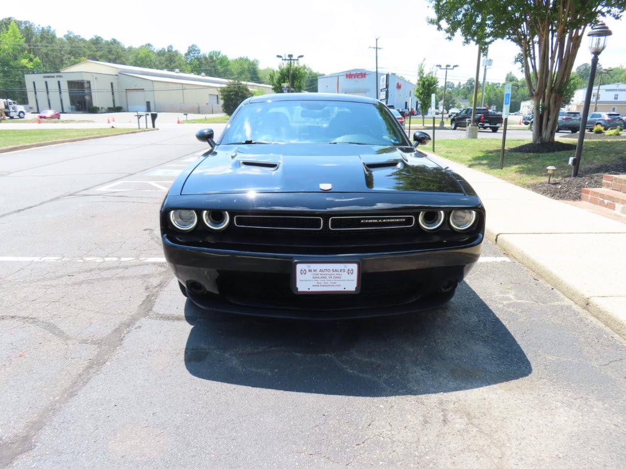 Used 2019 Dodge Challenger SXT RWD image 12