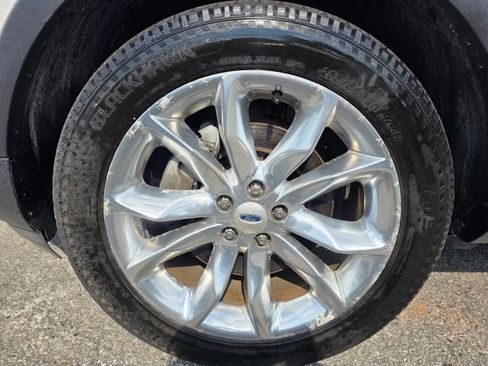Used 2013 Ford Explorer XLT AWD/4WD image 9