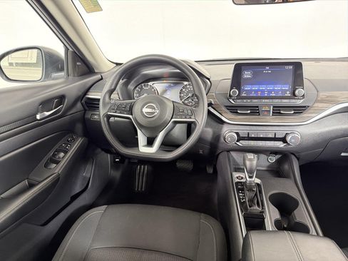 Used 2025 Nissan Altima 2.5 SV FWD image 20