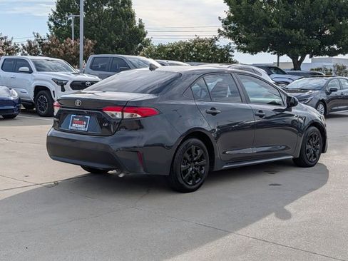 Used 2023 Toyota Corolla LE FWD image 5
